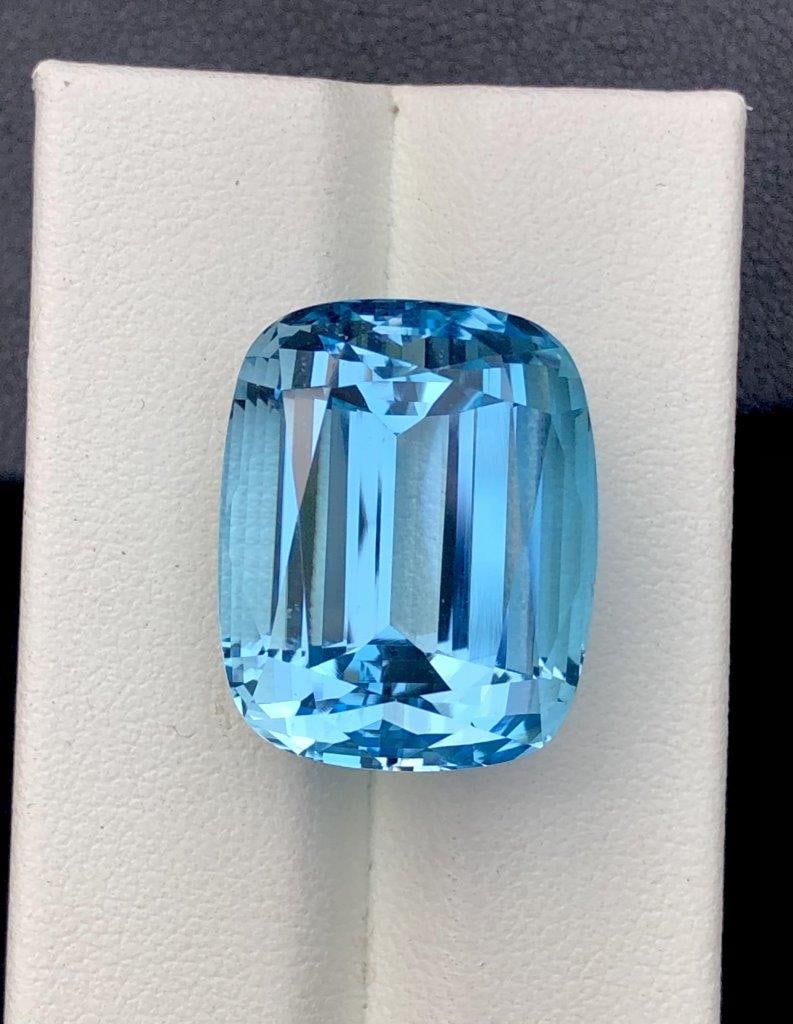 46.20 Carats Swiss Blue Topaz Gemstone Flawless - 22X18X13 mm (1 of 2)