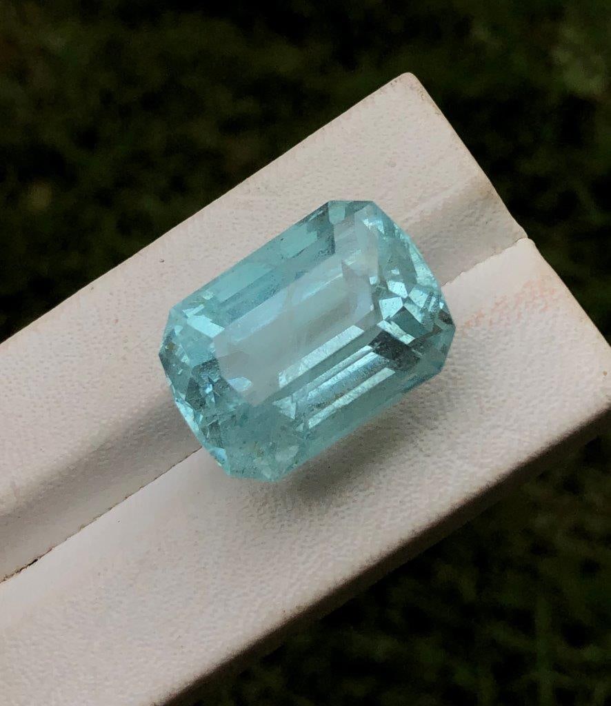Aquamarine Quality Gemstone - 47 Carats: Aquamarine Quality Gemstone - 47 CaratsShipping Rate: $15.00 .shipping rates are determined by Parcel weight and destination.Combined shipping: We offer combine shipping on multiple items purchased to