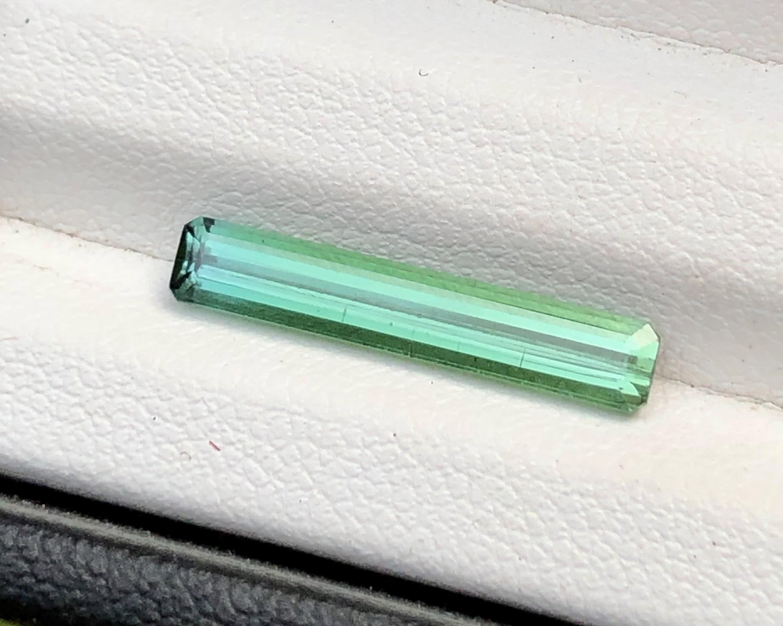1.55 Carats Natural Greenish Tourmaline Gemstone - 19X4X3 mm: 1.55 Carats Natural Greenish Tourmaline Gemstone - 19X4X3 mm SHIPPING: 23$