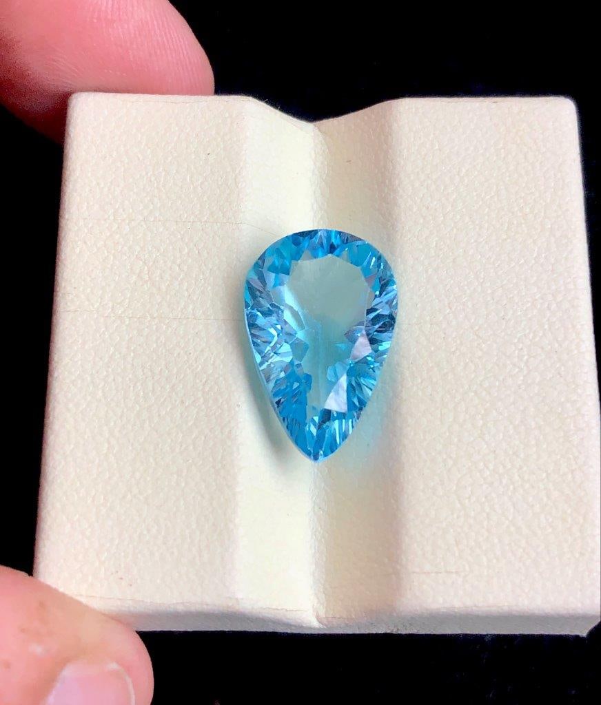 TPZ207 11.30 carats AAA Quality Laser cut Swiss Blue Topaz 27?11?8 mm: TPZ207 11.30 carats AAA Quality Laser cut Swiss Blue Topaz 27?11?8 mm