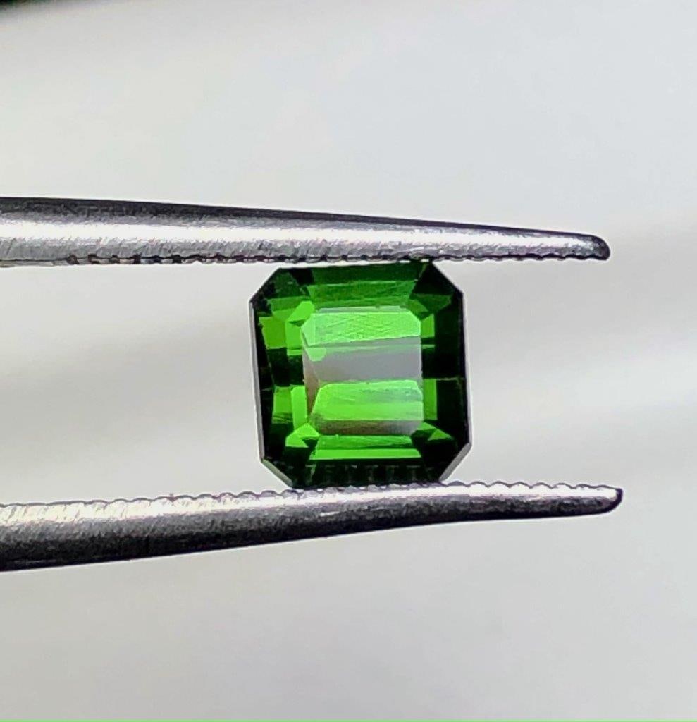 1.65 Carats Green Tourmaline Gemstone - 7X6X5 mm: 1.65 Carats Green Tourmaline Gemstone - 7X6X5 mm SHIPPING: 23$