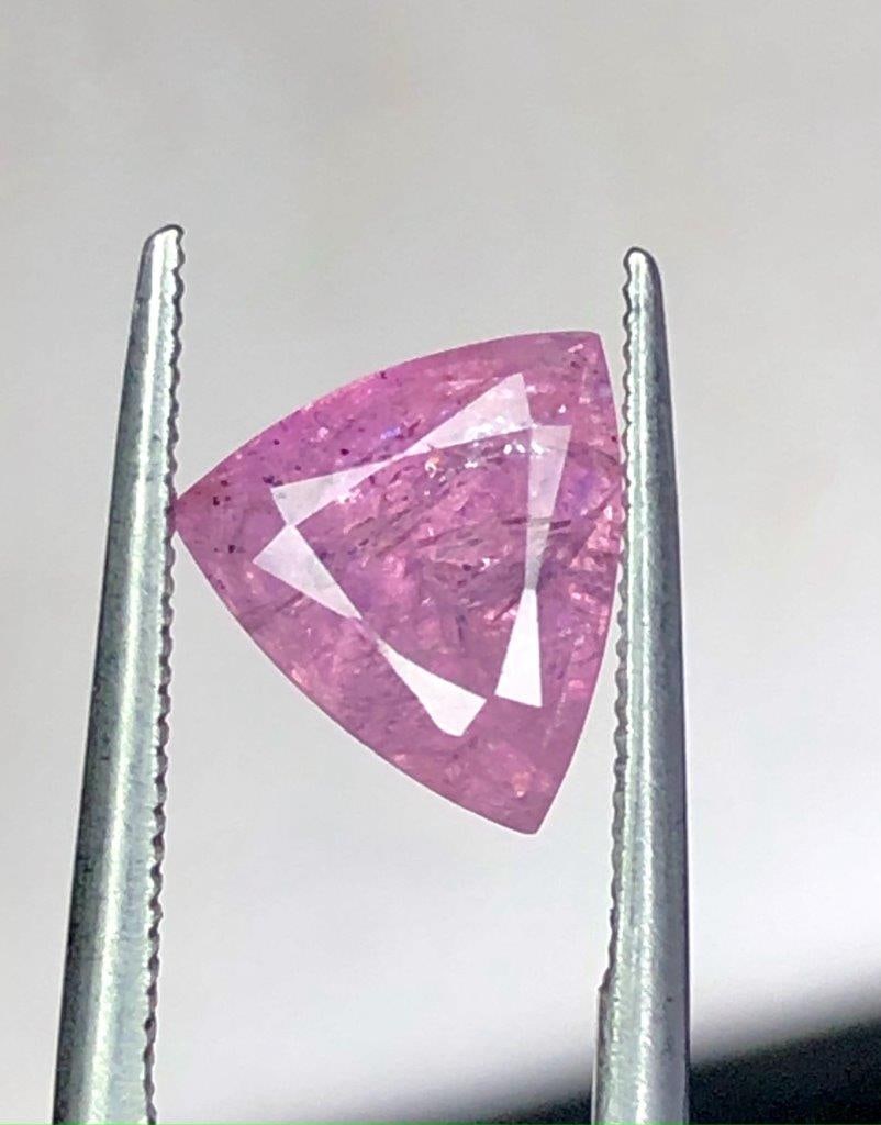 2.20 Carats Natural Corundum Sapphire - 8X8X6 mm: 2.20 Carats Natural Corundum Sapphire - 8X8X6 mm SHIPPING: 23$