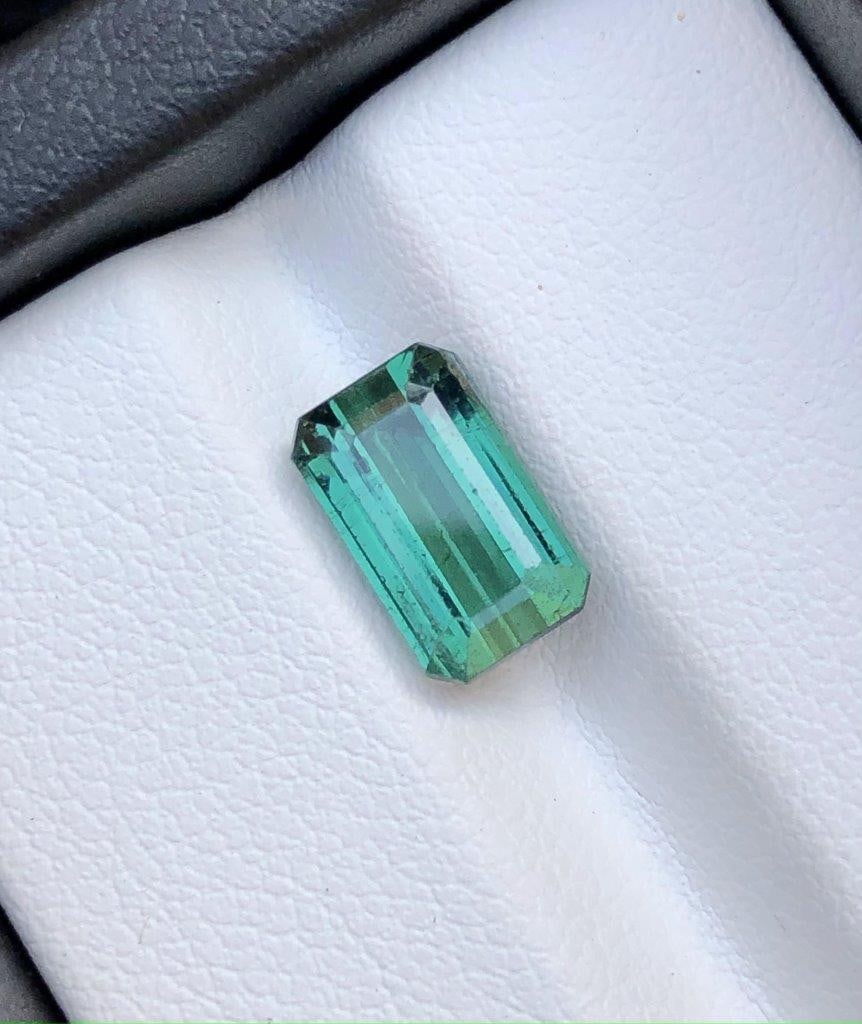 Chrome Touramaline Afghanistan Origin - 2.75 Carats - 10X6X5 mm: Chrome Touramaline Afghanistan Origin - 2.75 Carats - 10X6X5 mm SHIPPING: 23$
