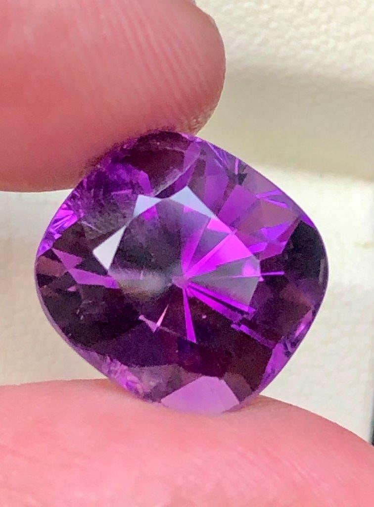 8.20 Cts DEEP Purple Natural Amethyst loose Gemstone - 13X12X5 mm: 8.20 Cts DEEP Purple Natural Amethyst loose Gemstone - 13X12X5 mm Shipping: