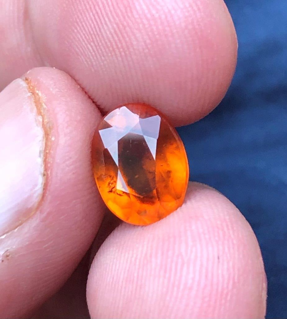Natural Orange Red Hessonite Garnet 2.30 Ct: Natural Orange Red Hessonite Garnet 2.30 Ct Oval Cut - 10X7X5 mm Shipping: