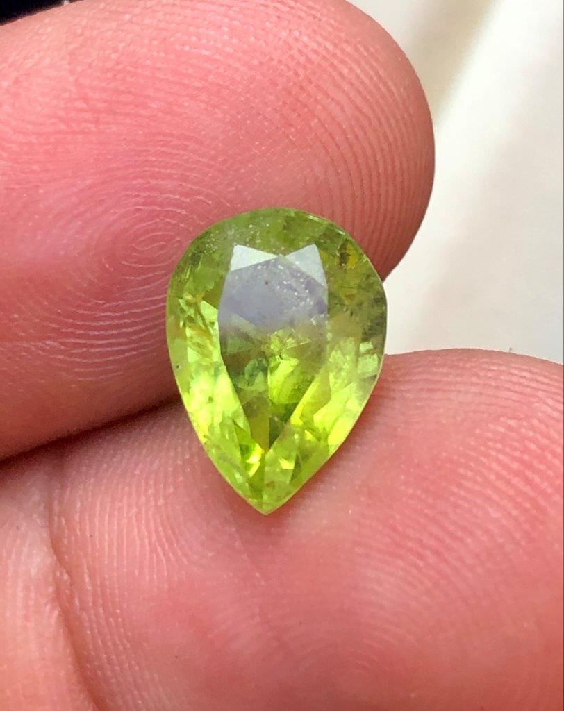 3.65 Carats Natural Peridot Pear Shape - 11X9X6 mm: 3.65 Carats Natural Peridot Pear Shape - 11X9X6 mmShipping: