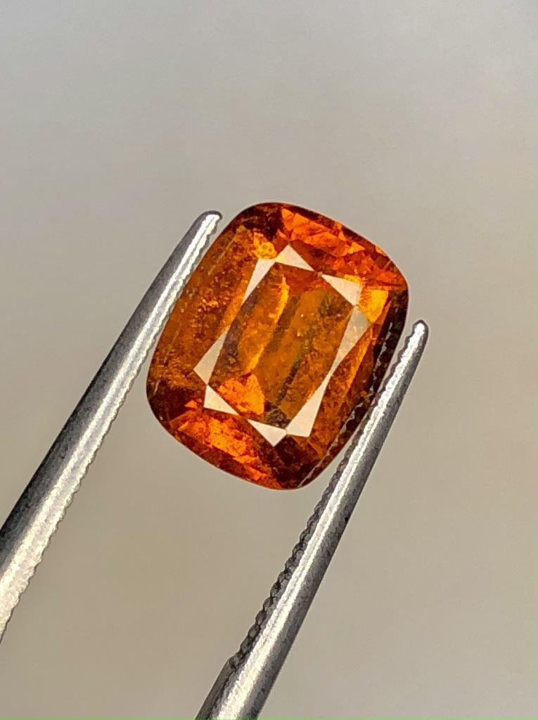2.65 Carats Natural Hessonite Garnet Gemstone - 9X7X5 mm: 2.65 Carats Natural Hessonite Garnet Gemstone - 9X7X5 mmShipping: