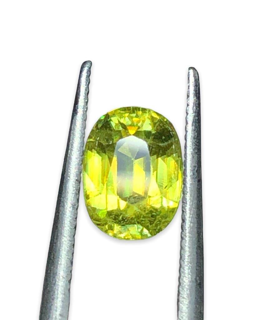 1.50 Carats Firey Sphene - 8X6X5 mm: 1.50 Carats Firey Sphene - 8X6X5 mmShipping Rate: $15.00 .shipping rates are determined by Parcel weight and destination.Combined shipping: We offer combine shipping on multiple items purchased to red