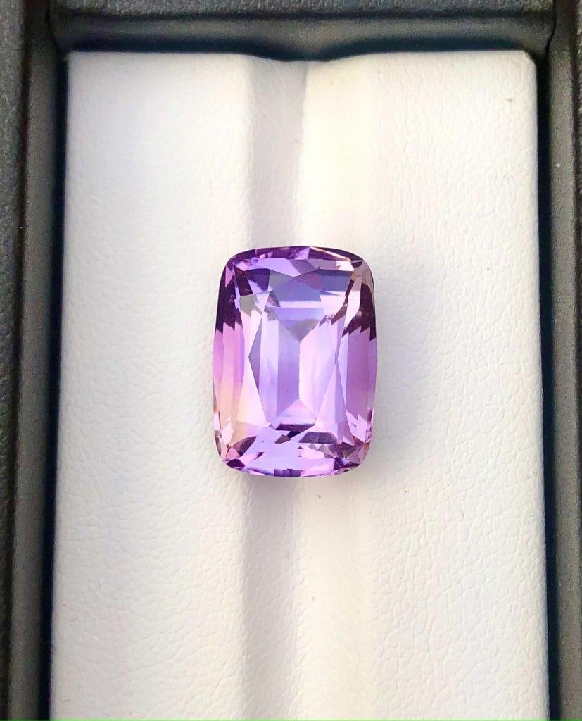 11.30 Carats Top Grade Natural Ametrine - 15X11X10 mm: 11.30 Carats Top Grade Natural Ametrine - 15X11X10 mmShipping Rate: $15.00 .shipping rates are determined by Parcel weight and destination.Combined shipping: We offer combine shipping on multiple item
