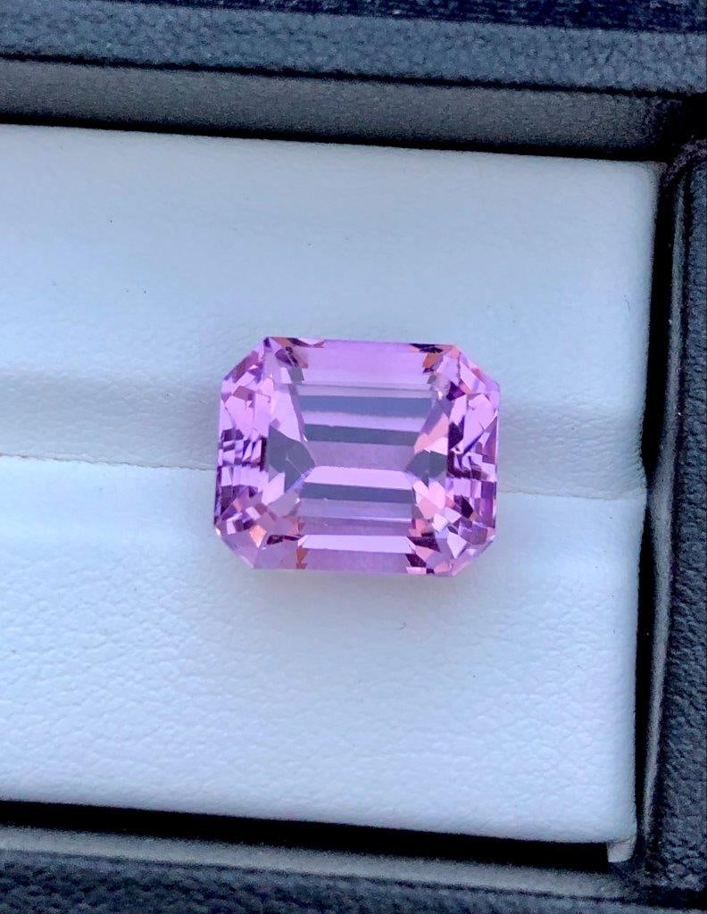 Emerald Pink Kunzite - 8.20 Carats - 13X10X8 mm: Emerald Pink Kunzite - 8.20 Carats - 13X10X8 mmShipping Rate: $15.00 .shipping rates are determined by Parcel weight and destination.Combined shipping: We offer combine shipping on multiple items purc