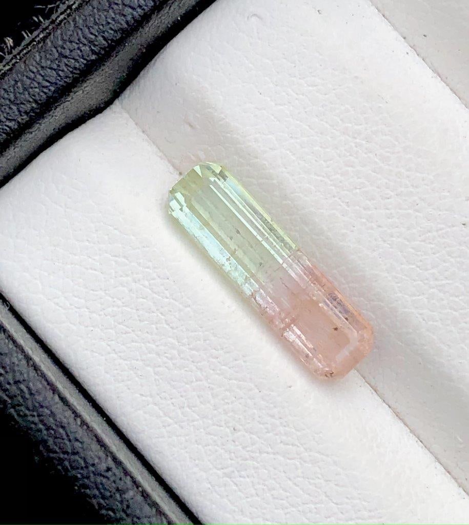 2.25 Carats Bi Colour Tourmaline - 15X4X4 mm: 2.25 Carats Bi Colour Tourmaline - 15X4X4 mm Shipping Rate: $15.00 .shipping rates are determined by Parcel weight and destination.Combined shipping: We offer combine shipping on multiple items purcha