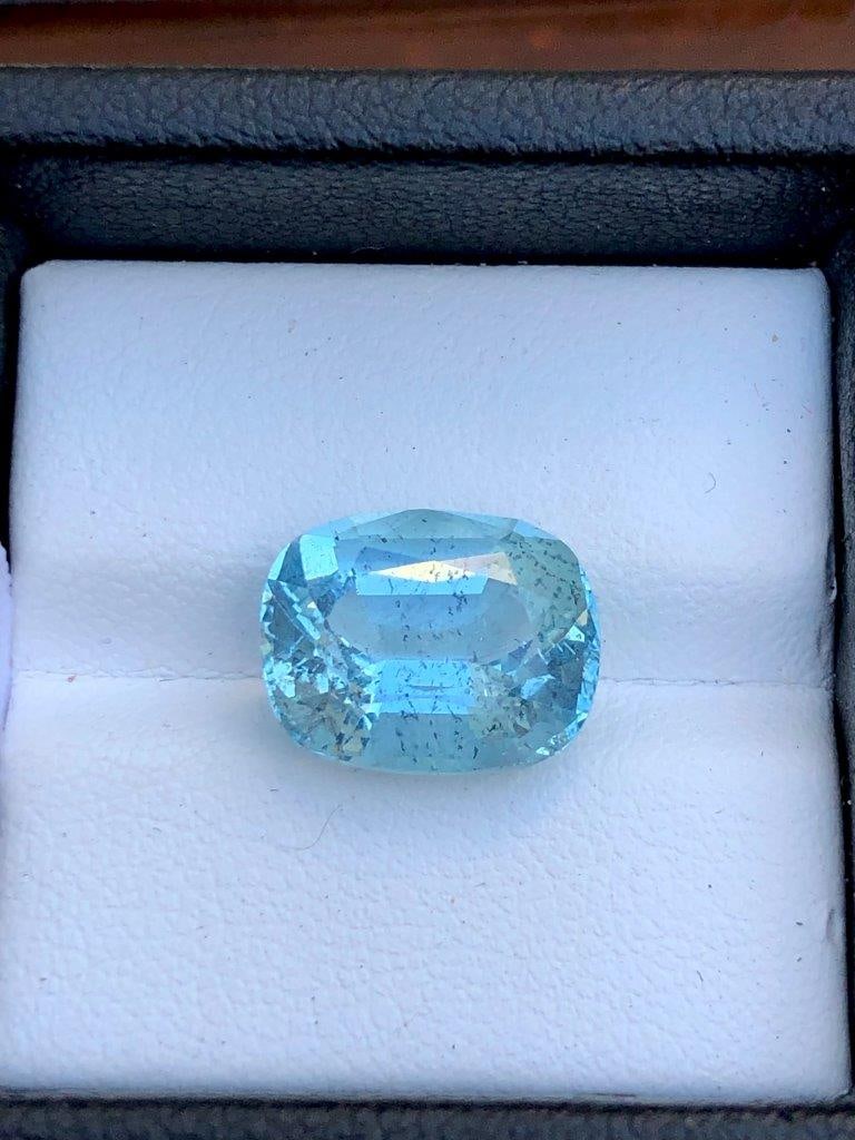 Sea Blue Natural Aquamarine - 5.55 Carats - 13X10X7 mm (1 of 3)