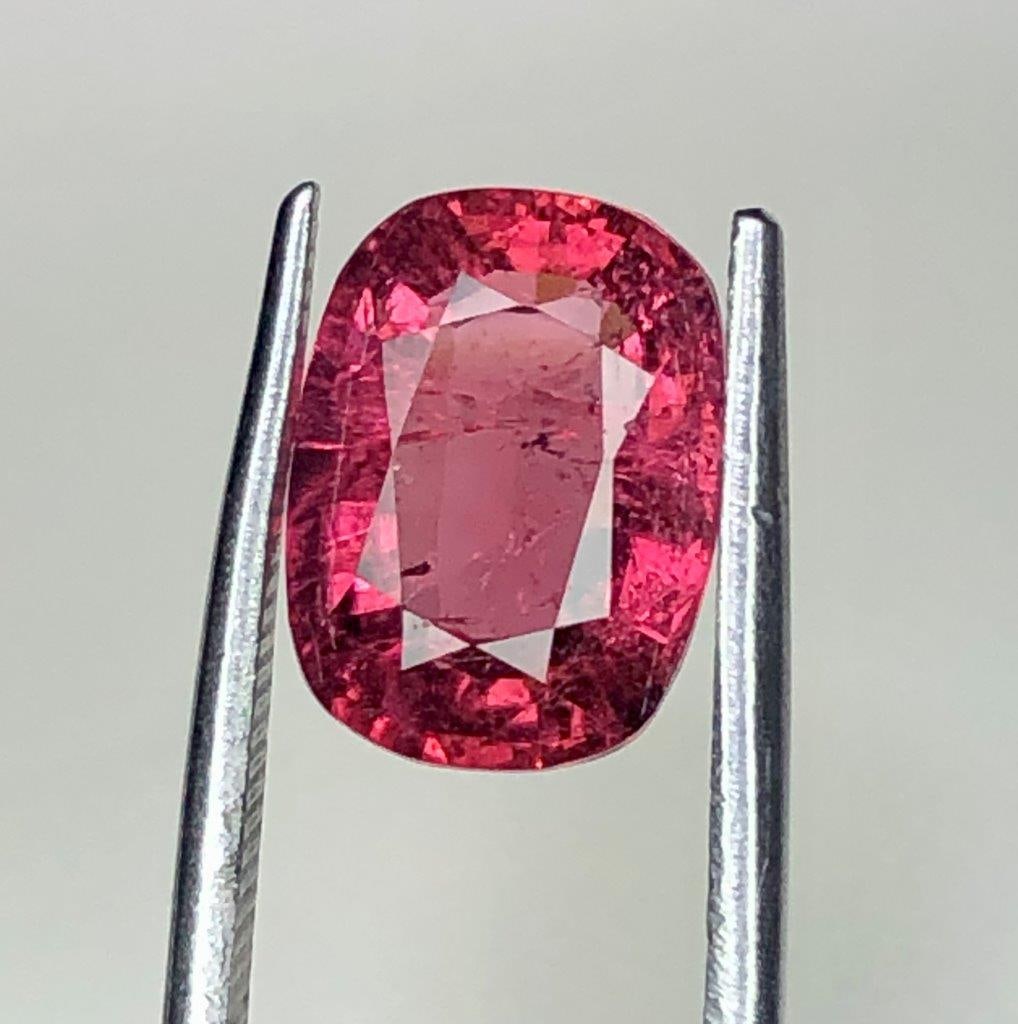 2.50 Carats Natural Rubelite Tourmaline ? 10?8?5 mm Gemstone: 2.50 Carats Natural Rubelite Tourmaline ? 10?8?5 mm Gemstone Shipping Rate: FREE SHIPPINGshipping rates are FREE WORLDWIDECombined shipping: We offer combine shipping on multiple items purchased to re