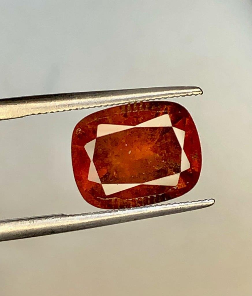 5.10 Carats Natural Hessonite Garnet Gemstone - 11X9X6 mm: 5.10 Carats Natural Hessonite Garnet Gemstone - 11X9X6 mm Choose design of your own and we will make it for youWe accept custom order in Sterling Silver, Gold and Platinum in WholeSale PriceColored Ge