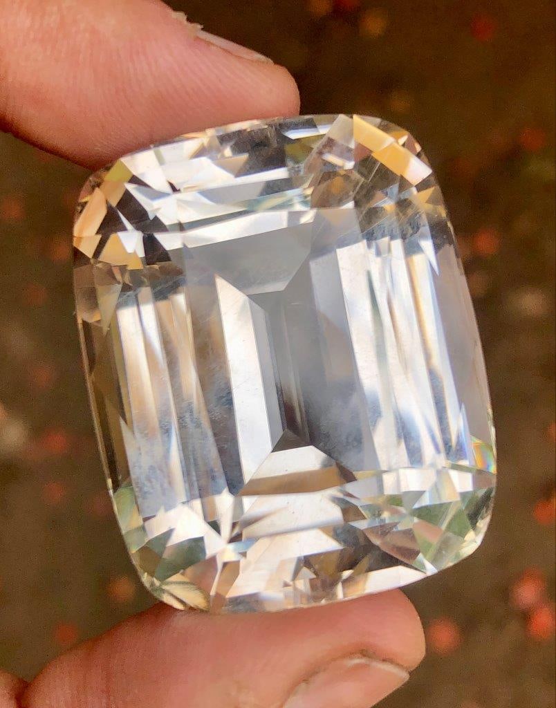 253.90 Carats Huge Natural Golden Topaz ? Collector?s Gemstone (37?30?25 mm) ? Rare Large Topaz (1 of 6)