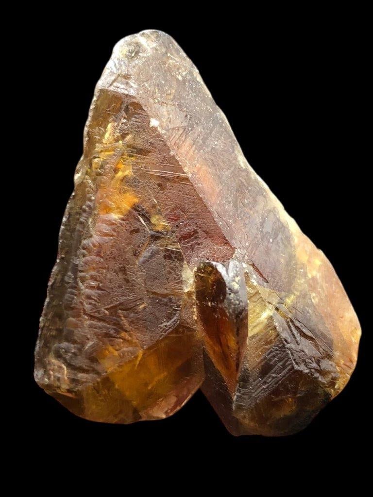Sphene Crystal Undamaged Mineral - 41.8 grams- 47x45x16 mm (1 of 5)