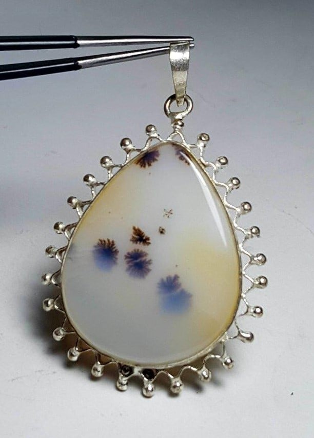 Beautiful Agate Pendant in Pure Silver: Beautiful Agate Jewelry in Pure Silver - 49X36X7 mm FREE SHIPPING Shipping rates are determined by Parcel weight and destination.