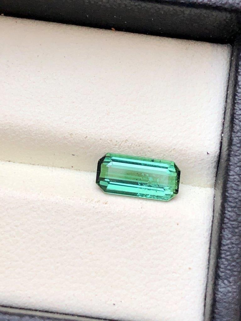 1.45 CARATS GREENISH TOURMALINE GEMSTONE - 10X5X4 mm: 1.45 CARATS GREENISH TOURMALINE GEMSTONE - 10X5X4 mm SHIPPING: 23$ Worldwide