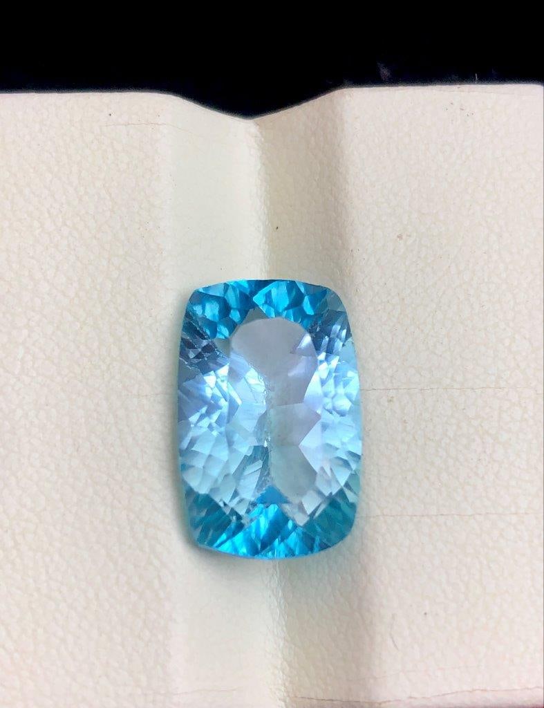 TPZ213 14.05 carats AAA Quality Laser cut Swiss Blue Topaz 18?11?8 mm: TPZ213 14.05 carats AAA Quality Laser cut Swiss Blue Topaz 18?11?8 mm SHIPPING: 23$