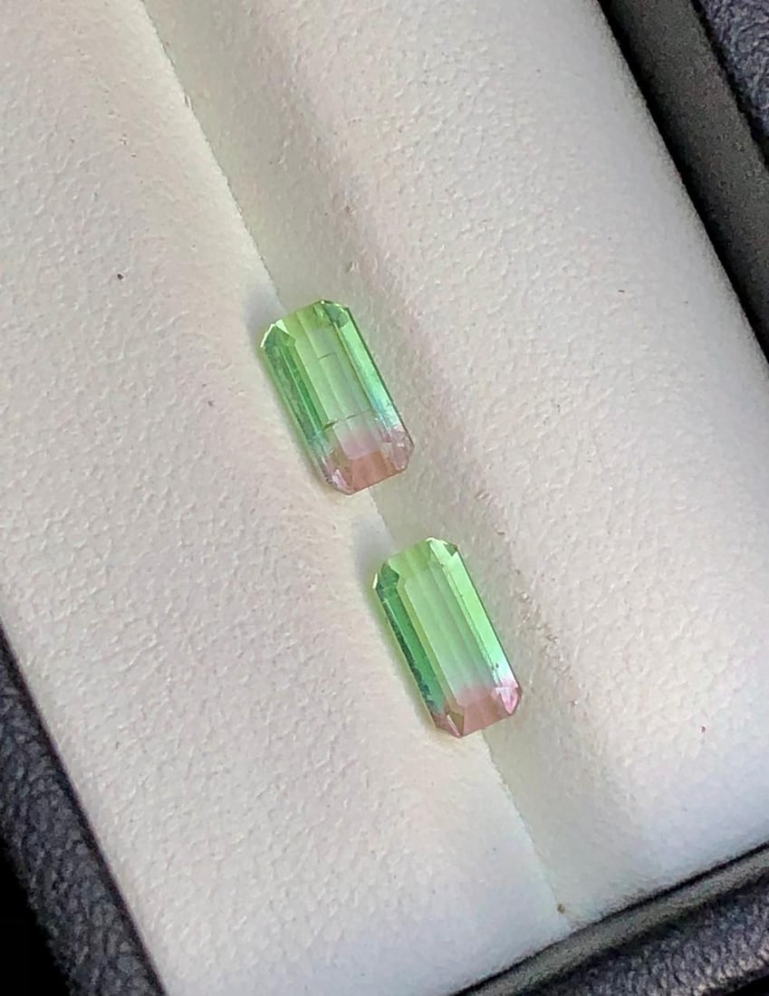 1.75 Cts Natural Paired Tourmaline Gemstones - 7X4X3 mm: 1.75 Cts Natural Paired Tourmaline Gemstones - 7X4X3 mm SHIPPING: 23$