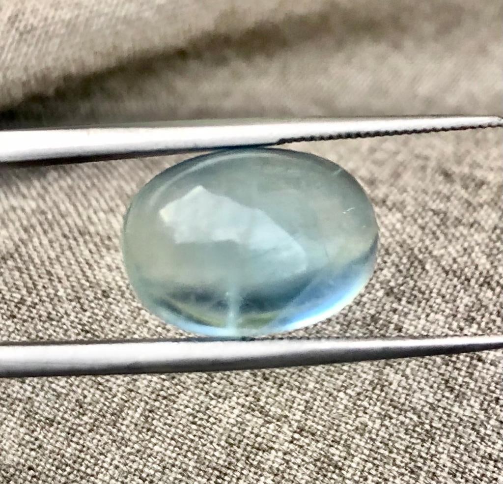8.90 Carats Natural Aquamarine Cab - 15X11X7 mm: 8.90 Carats Natural Aquamarine Cab - 15X11X7 mm SHIPPING: 23$