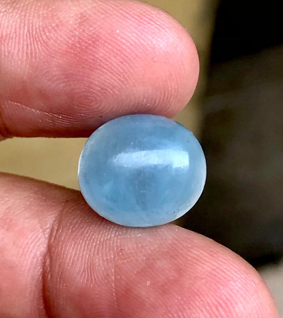 8.95 Carats Aquamarine Cab - 14X13X7 mm: 8.95 Carats Aquamarine Cab - 14X13X7 mm SHIPPING: 23$