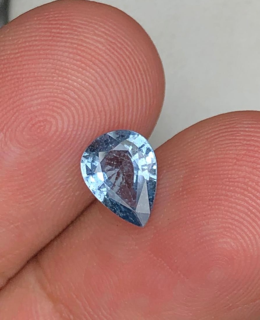 1.30 Carats Natural Blue Sapphire Gemstone - 8X6X3 mm: 1.30 Carats Natural Blue Sapphire Gemstone - 8X6X3 mm SHIPPING: 23$