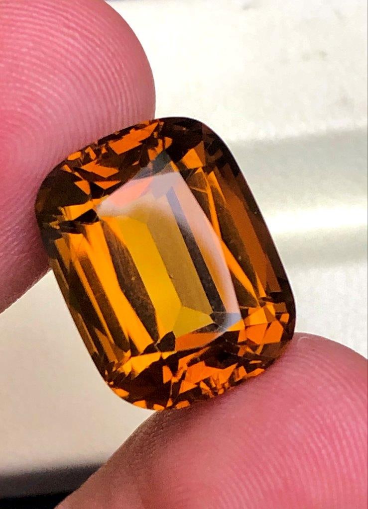 13.65Ct Honey Citrine Gemstone, Golden Quartz, Custom Jewelry 17X13X10 mm: 13.65Ct Honey Citrine Gemstone, Golden Quartz, Custom Jewelry 17X13X10 mm SHIPPING: 23$