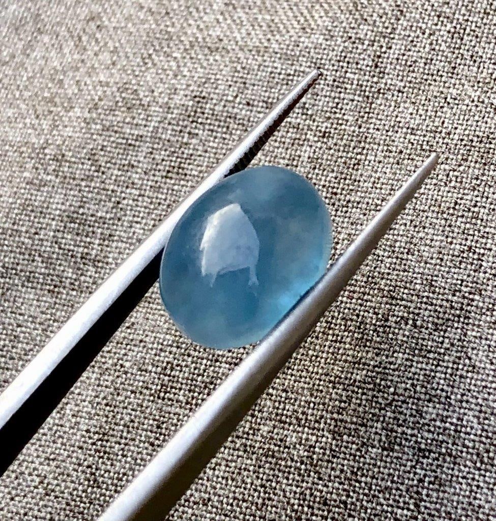 4.35 Carats Natural Aquamarine Cab - 11X9X6 mm: 4.35 Carats Natural Aquamarine Cab - 11X9X6 mm SHIPPING: 23$