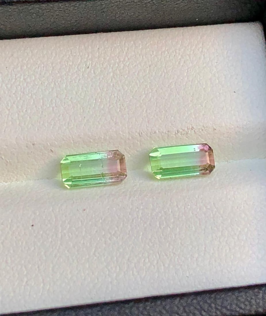 1.30 Cts Natural Paired Tourmaline Gemstone - 7X4X3 mm: 1.30 Cts Natural Paired Tourmaline Gemstone - 7X4X3 mm SHIPPING: 23$