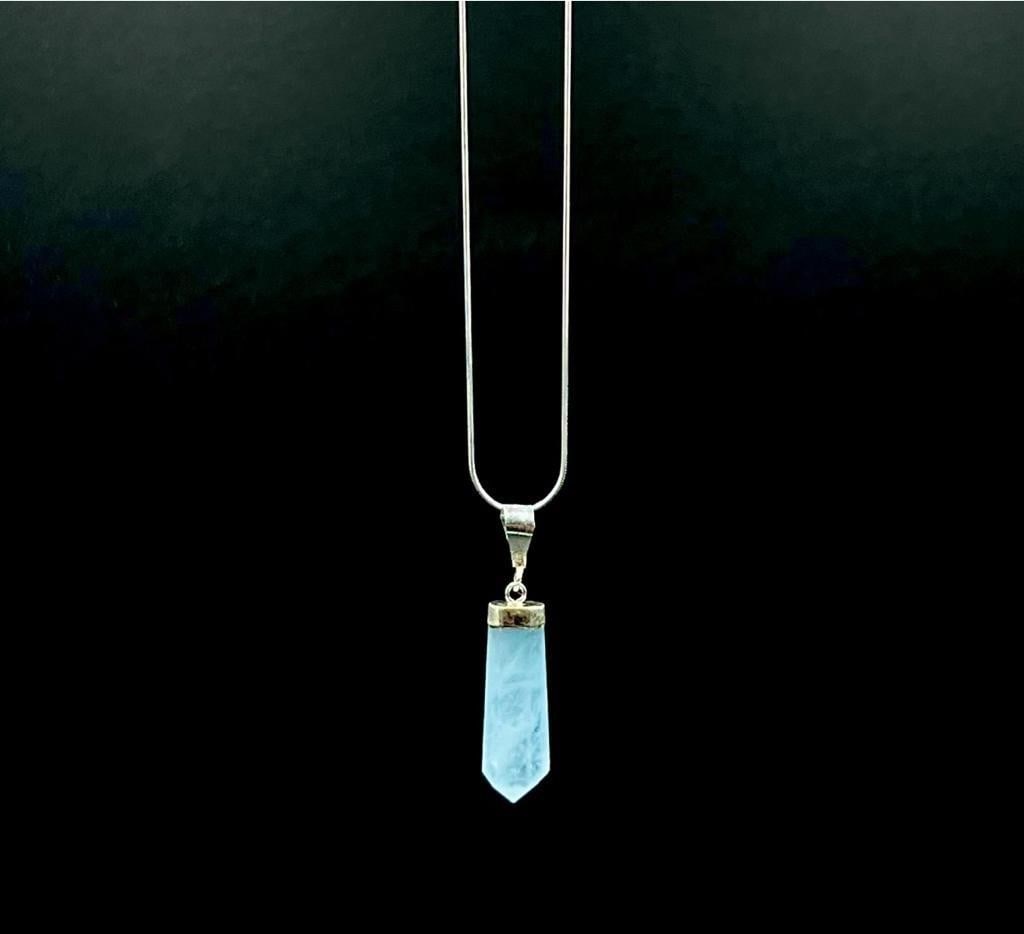 Blue Aquamarine Pendant: Blue Aquamarine Pendant Shipping:
