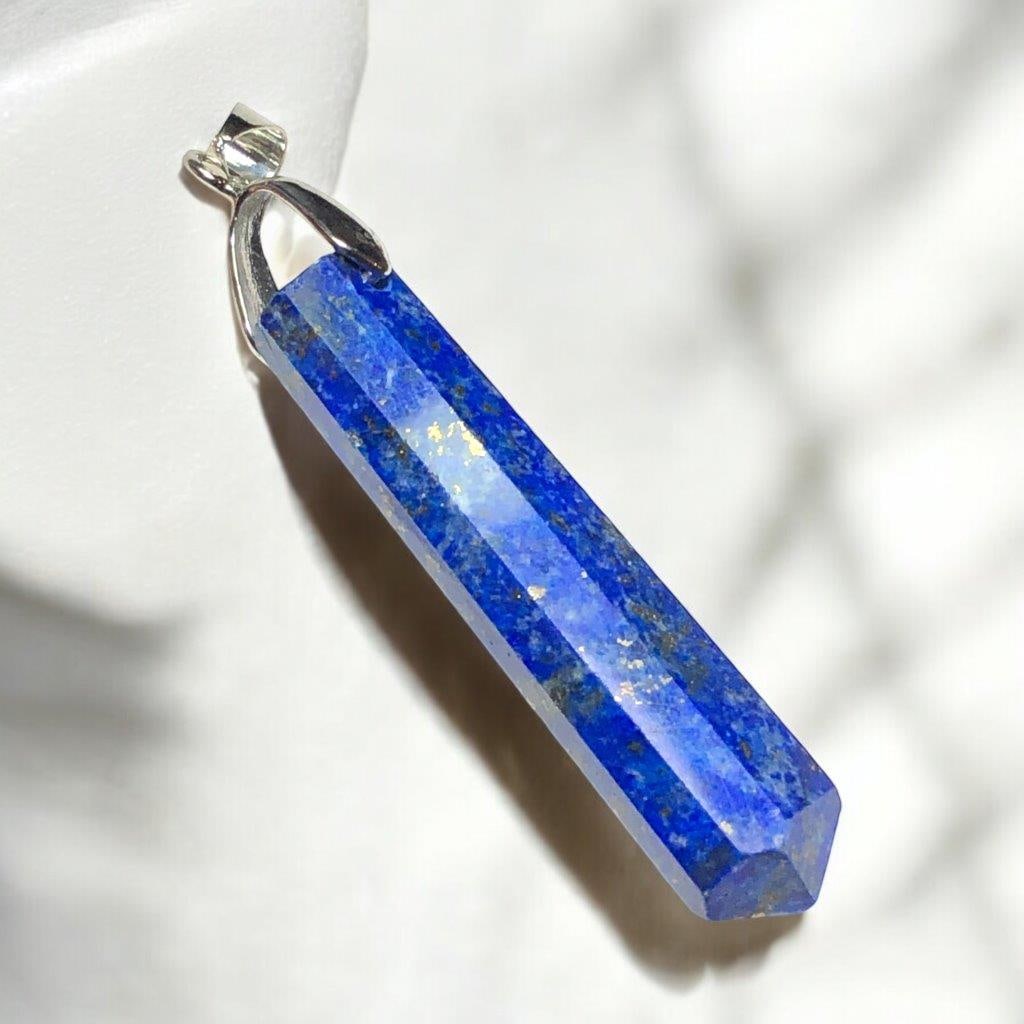 Lapis Lazuli Pendant in Silver: Lapis Lazuli Pendant in Silver Shipping:
