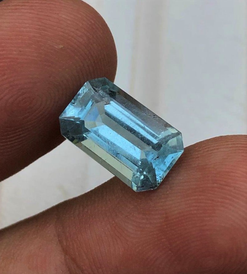 3.45 Carats Santa Maria Aquamarine: 3.45 Carats Santa Maria Aquamarine - 12X7X5.5 mmShipping Rate: $15.00 .shipping rates are determined by Parcel weight and destination.Combined shipping: We offer combine shipping on multiple items pur