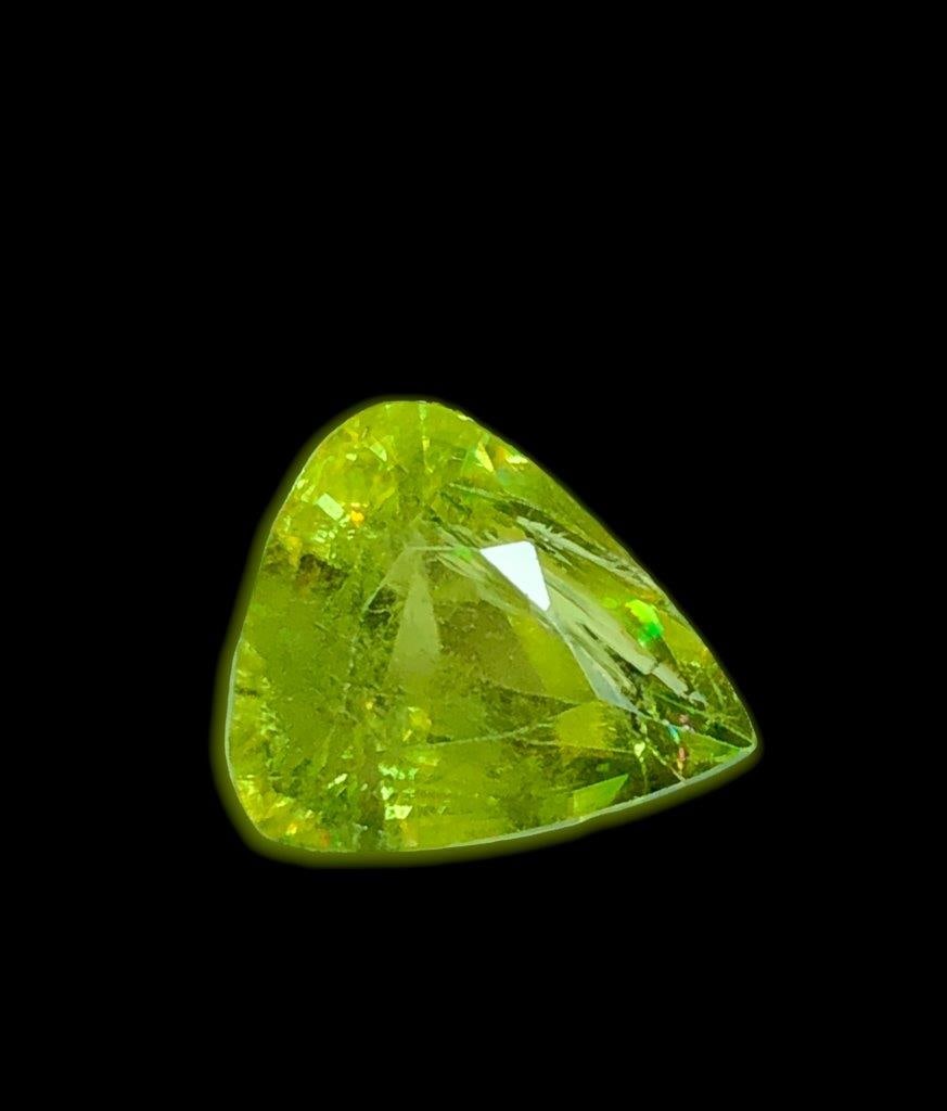 3 Carats Green Sparkles Natural Chrome Sphene - 10X9X5 mm (1 of 3)