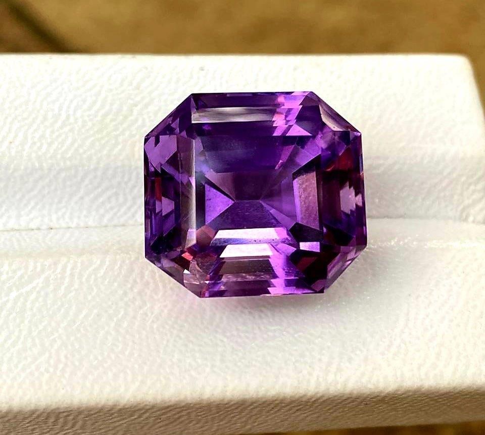 Asscher Cut Flawless Amethyst - 14.5 Carats: Asscher Cut Flawless Amethyst - 14.5 Carats - 14X14X13 mmShipping Rate: $15.00 .shipping rates are determined by Parcel weight and destination.Combined shipping: We offer combine shipping on multiple 