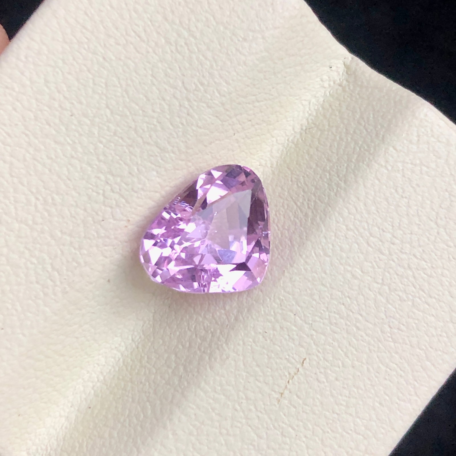 Natural Pink Kunzite Sparkling Loose Gem for Jewelry 4.50 cts - 9x11x7 mm: Natural Pink Kunzite Sparkling Loose Gem for Jewelry 4.50 cts 9x11x7 mm SHIPPING: 23$ Worldwide