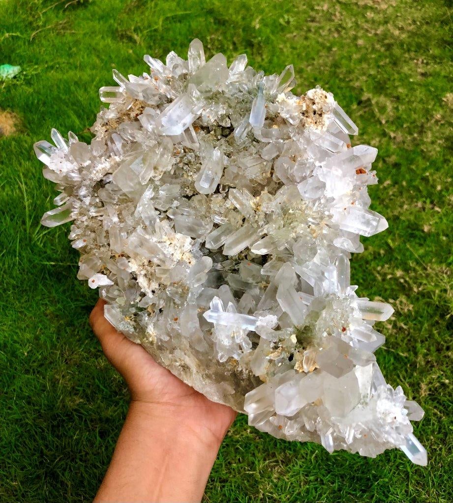 6 KG HUGE Quartz Cluster With Chlorine Inclusion - Collection Piece - 290X220X142 mm: 6 KG HUGE Quartz Cluster With Chlorine Inclusion - Collection Piece - 290X220X142 mmShipping Rate: $95.00 .shipping rates are determined by Parcel weight and destination.Combined shipping: We offer co