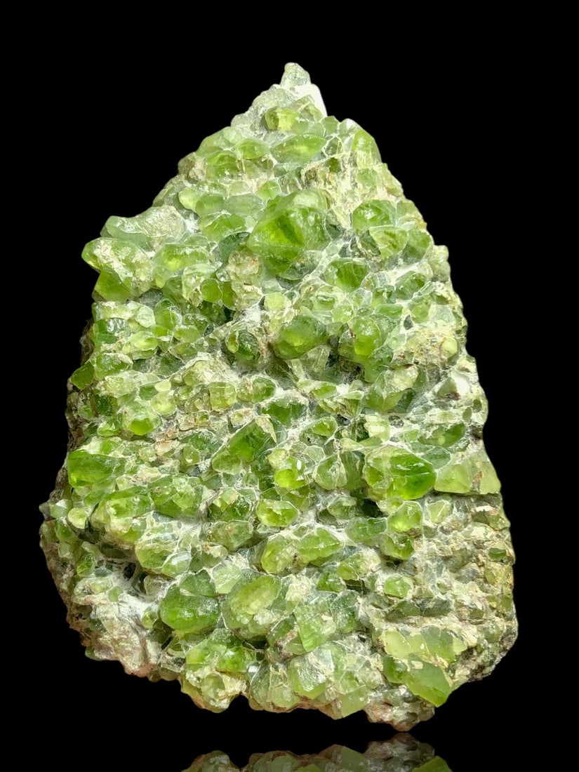 951 Grams Peridot Crystals Cluster Mineral Specimen - 140X90X40 mm (1 of 4)