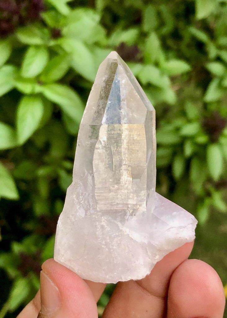 Healing QUARTZ CRYSTAL UNDAMAGED -63X33X32 mm: Healing QUARTZ CRYSTAL UNDAMAGED -63X33X32 mm Shipping Rate: $23.00 .shipping rates are determined by Parcel weight and destination.Combined shipping: We offer combine shipping on multiple items purch