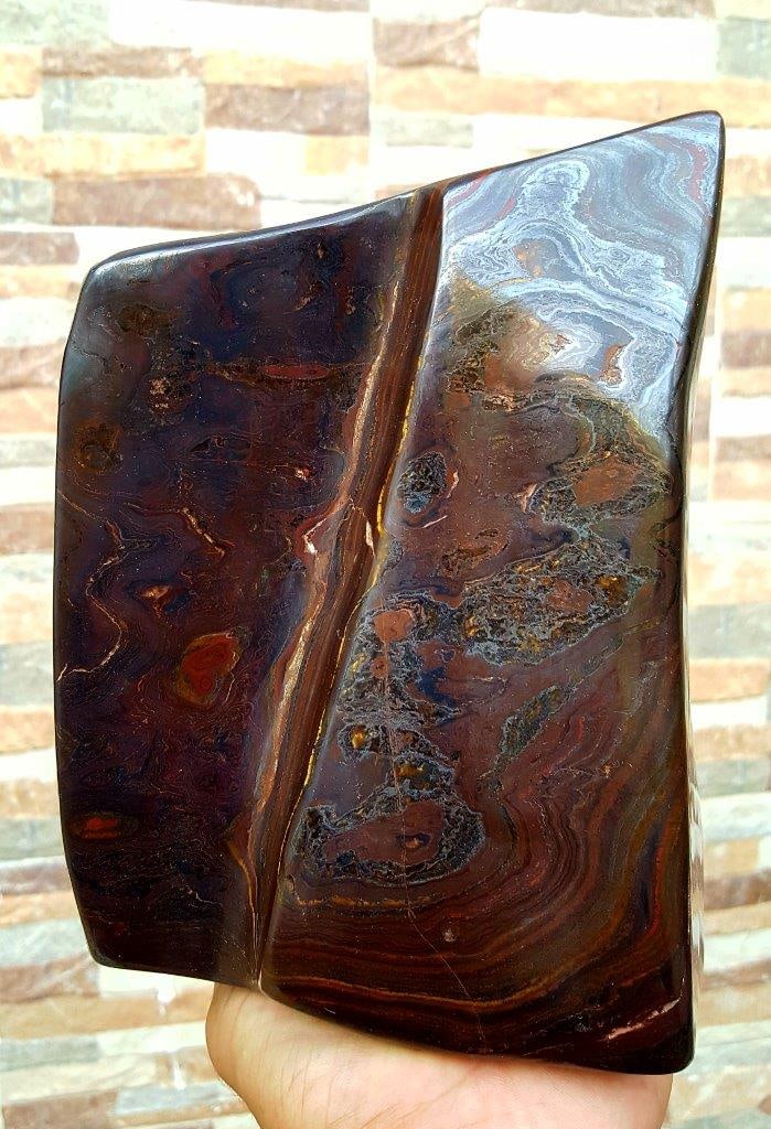 7 kg Top Quality Tiger Eye Healing Tumble: 7 kg Top Quality Amazing Tiger Eye Healing Tumble 18.5X13.5X7 cmshipping rates are determined by Parcel weight and destination.Combined shipping: We offer combine shipping on multiple items purchased 