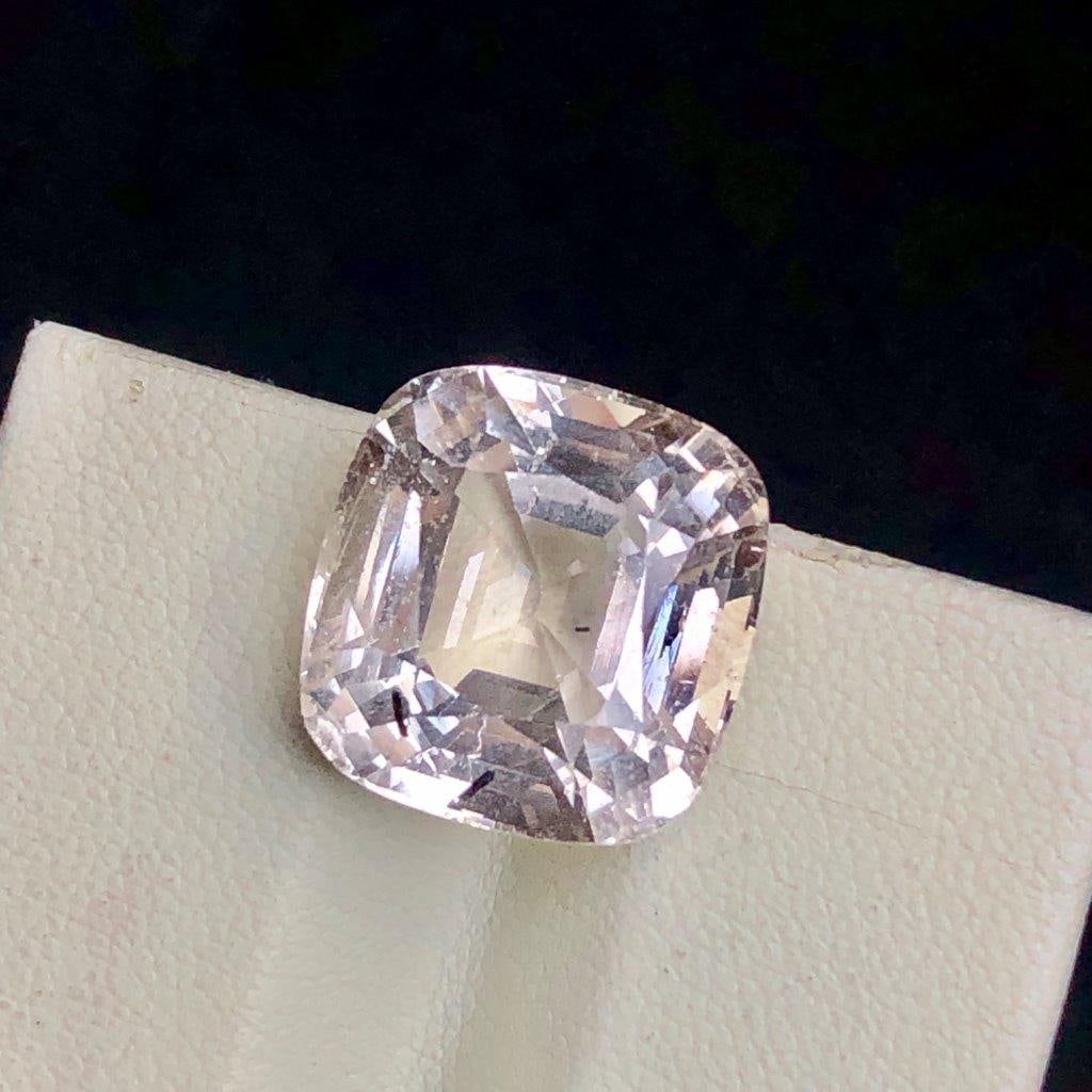 20.50 cts Golden Topaz Loose Stone ? Brilliant Cut Natural Gemstone - 15X15X11 mm: 20.50 cts Golden Topaz Loose Stone ? Brilliant Cut Natural Gemstone - 15X15X11 mmShipping Rate: 23$ WorldWideshipping rates are determined by Parcel weight and destination.Combined shipping: We offer 