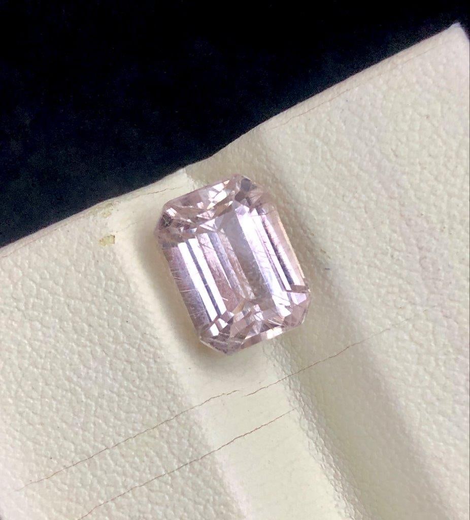 5.10 cts Loose Golden Topaz Gemstone for Fine Jewelry Making - 11X8X7 mm: 5.10 cts Loose Golden Topaz Gemstone for Fine Jewelry Making - 11X8X7 mmShipping Rate: 23$ WorldWideshipping rates are determined by Parcel weight and destination.Combined shipping: We offer combine s
