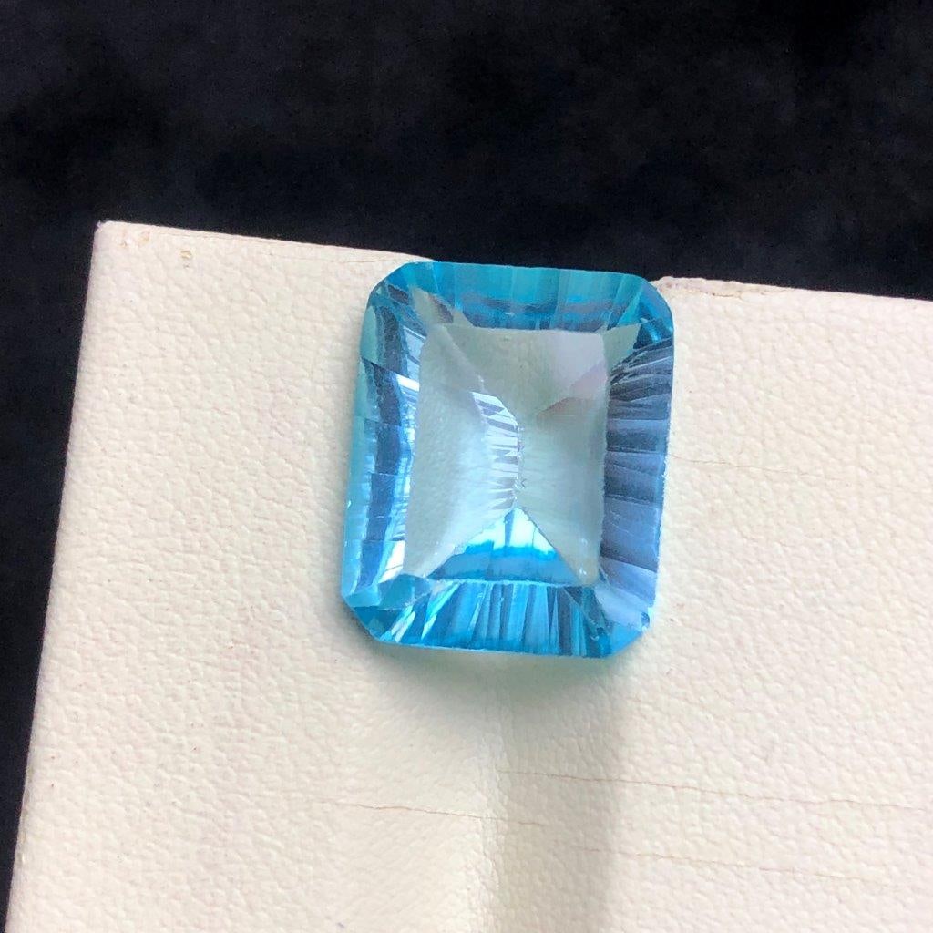 Swiss Blue Topaz Loose Gemstone Natural AAA Quality Gemstone 16.15 cts - 17X14X8 mm: Swiss Blue Topaz Loose Gemstone Natural AAA Quality Gemstone 16.15 cts 17X14X8 mmShipping Rate: 23$ WorldWideshipping rates are determined by Parcel weight and destination.Combined shipping: We offer 