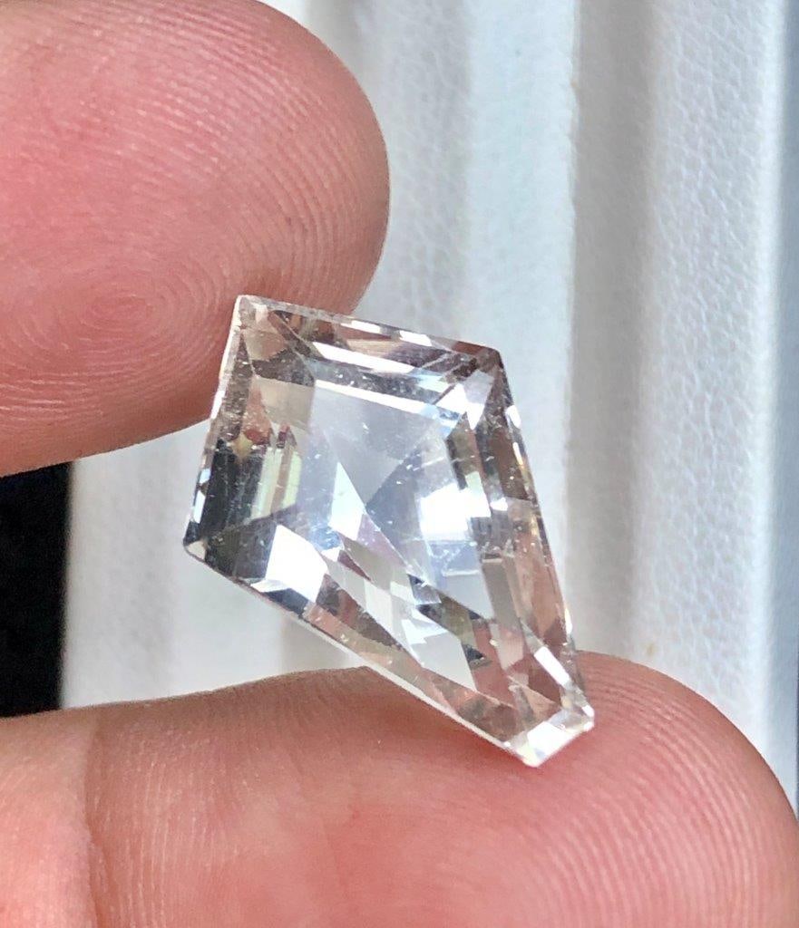 13 cts Genuine Golden Topaz Loose Gemstone for Custom Jewelry - 19.5X14X10 mm: 13 cts Genuine Golden Topaz Loose Gemstone for Custom Jewelry - 19.5X14X10 mmShipping Rate: 23$ WorldWideshipping rates are determined by Parcel weight and destination.Combined shipping: We offer comb
