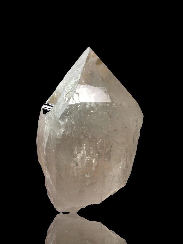 Quartz With Black Tourmaline - 1700 Grams - 170X140X80 mm: Quartz With Black Tourmaline - 1700 Grams - 170X140X80 mmShipping Rate: $65.00 .shipping rates are determined by Parcel weight and destination.Combined shipping: We offer combine shipping on multiple 