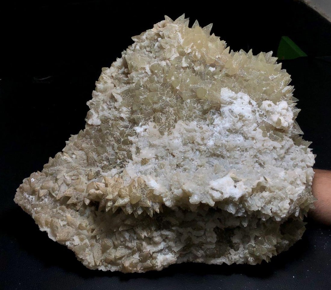 Dogtooth Calcite Mineral - 7 KG: Dogtooth Calcite Mineral - 7 KG - 315X300X97 mmShipping Rate: $150.00 .shipping rates are determined by Parcel weight and destination.Combined shipping: We offer combine shipping on multiple items pur