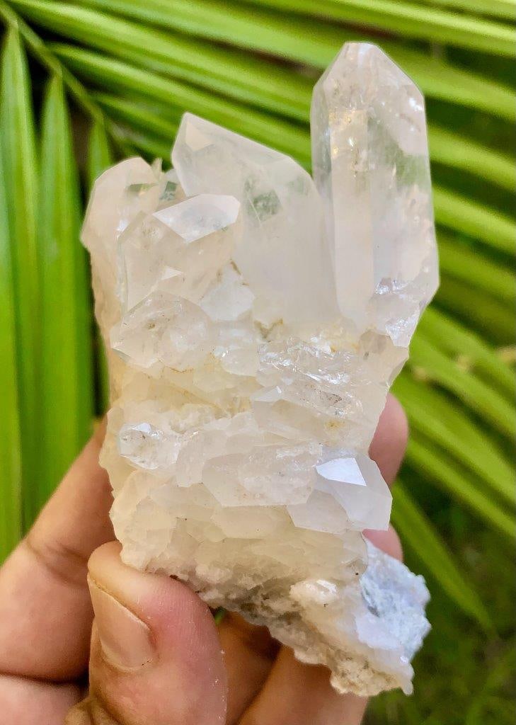 171 Grams Natural Quartz Crystals Cluster - 89X66X49 mm: 171 Grams Natural Quartz Crystals Cluster - 89X66X49 mm Shipping Rate: $23.00 .shipping rates are determined by Parcel weight and destination.Combined shipping: We offer combine shipping on multiple i