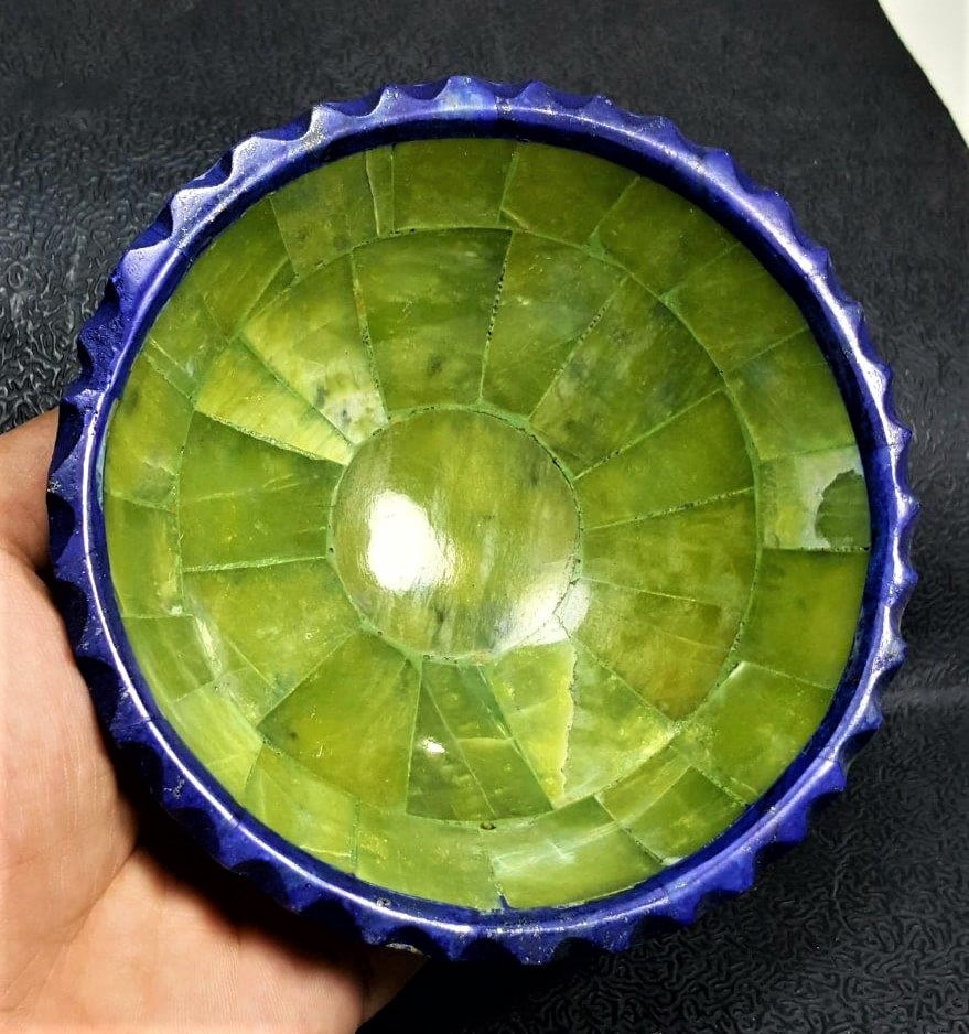 Hand Crafted Jade Bowl Oval Shape 322 Grams: Hand Crafted Jade Bowl Ovel Shape 322 Grams - 120X52 mmShipping Rate: $45.00 .shipping rates are determined by Parcel weight and destination.Combined shipping: We offer combine shipping on multiple it
