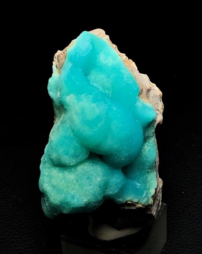 Hemimorphite, Natural Mineral Specimen - 174.5 Grams: Hemimorphite, Natural Mineral Specimen - 174.5 Grams - 73X42X52 mmShipping Rate: $23.00 .shipping rates are determined by Parcel weight and destination.Combined shipping: We offer combine shipping on 