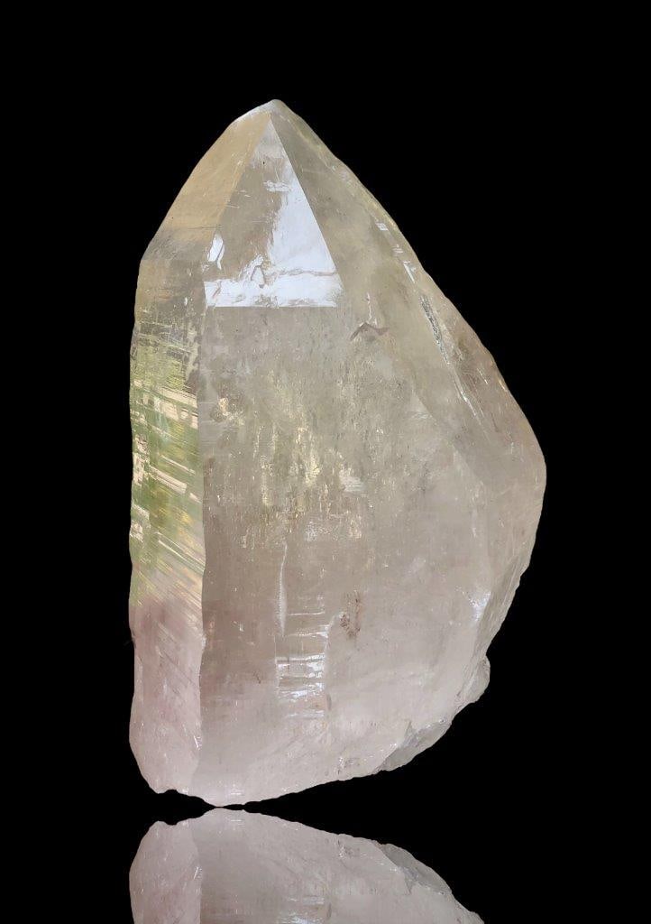 1046 Grams Perfect Quartz Crystal - 145X85X73 mm: 1046 Grams Perfect Quartz Crystal - 145X85X73 mm Shipping Rate: $55.00 .shipping rates are determined by Parcel weight a